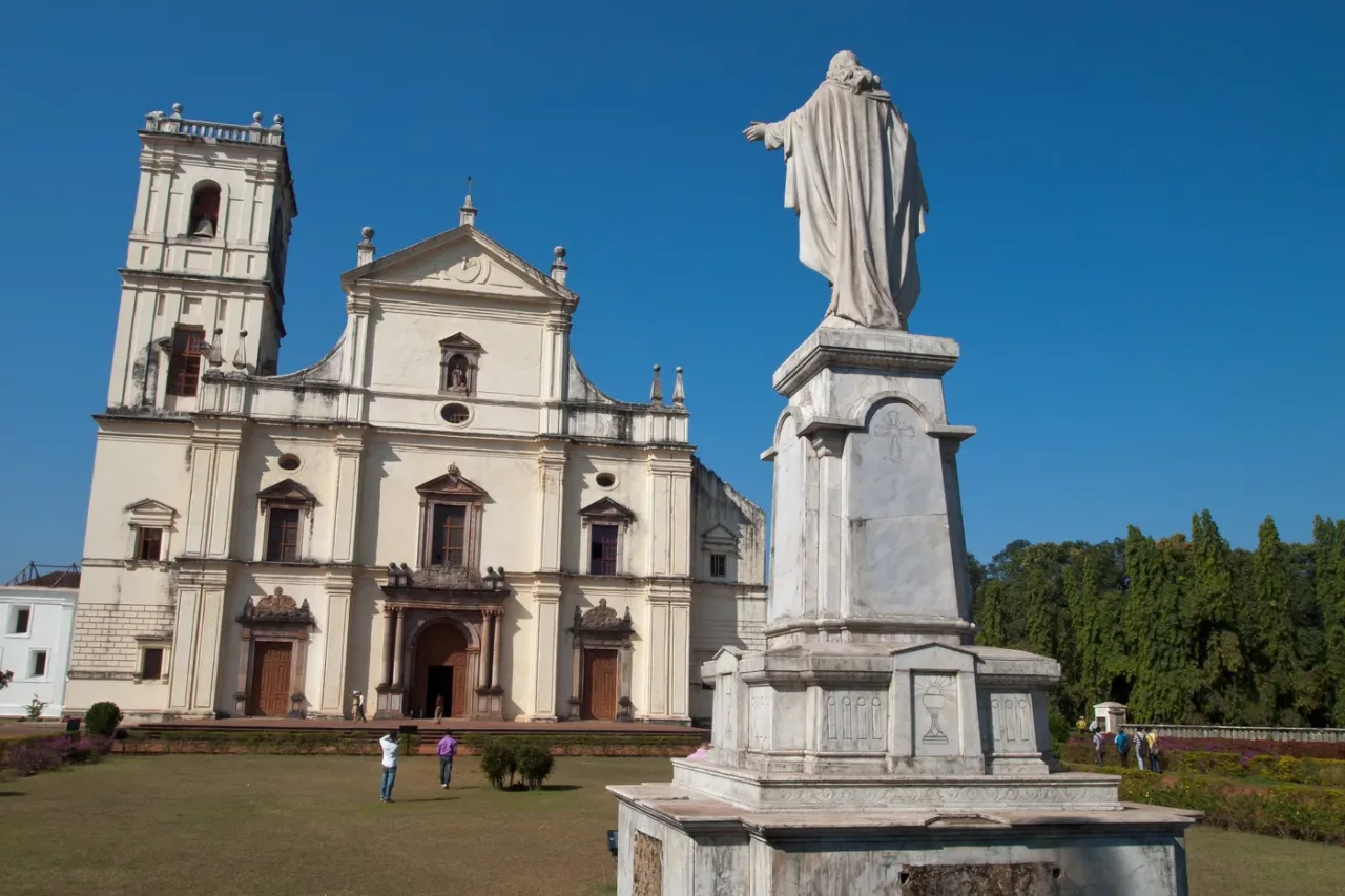 The Se Cathedral of Santa Catarina at Old Goa with its surviving tower.